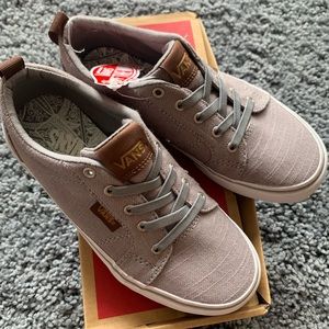 🆕 Van’s boys “BISHOP SLIP ON” 1.5Y